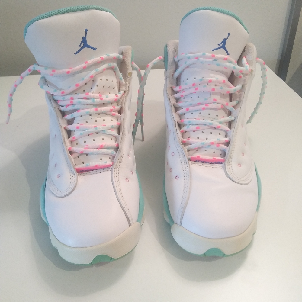 Air Jordan 13 "Aurora Green" size 5.5 (GS)